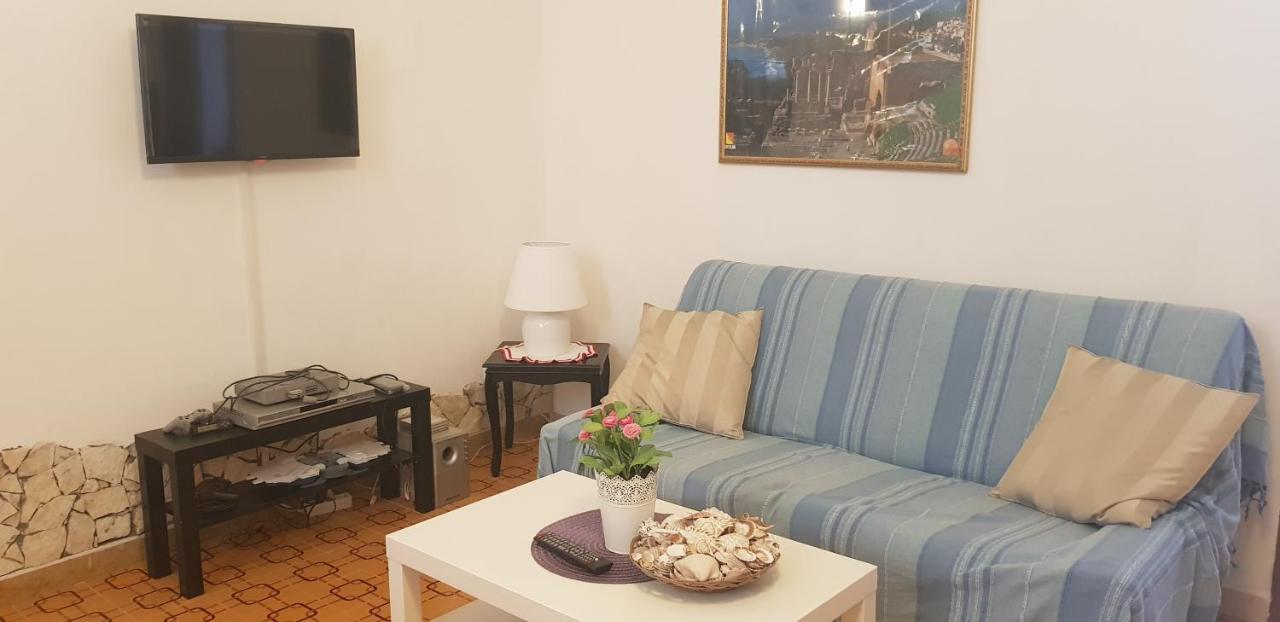 Casa Capri Apartment Джардини Наксос Екстериор снимка